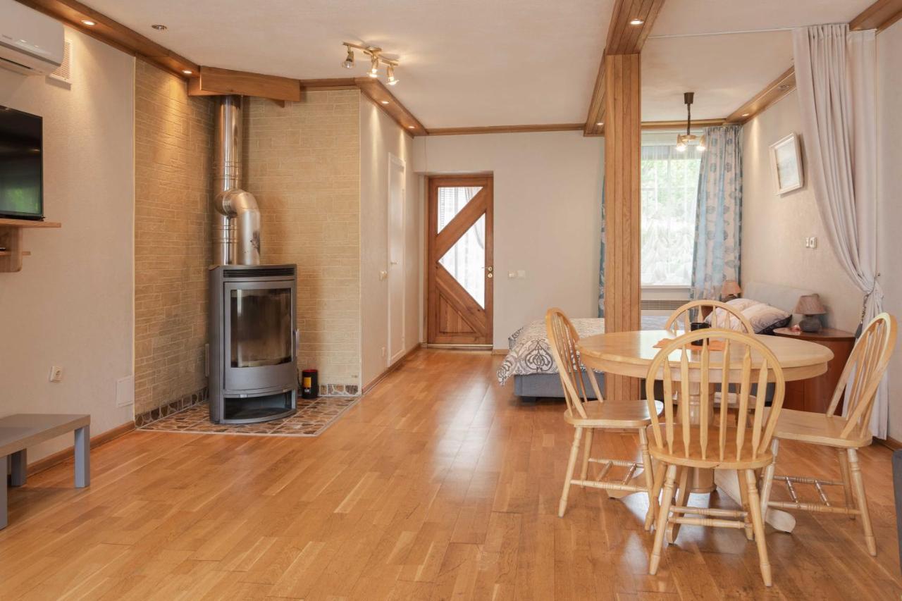 Cozy One Room Apartment With Yard Juodkrantė Dış mekan fotoğraf