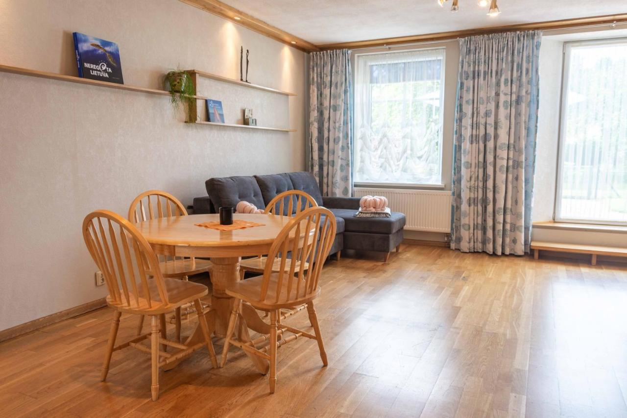 Cozy One Room Apartment With Yard Juodkrantė Dış mekan fotoğraf
