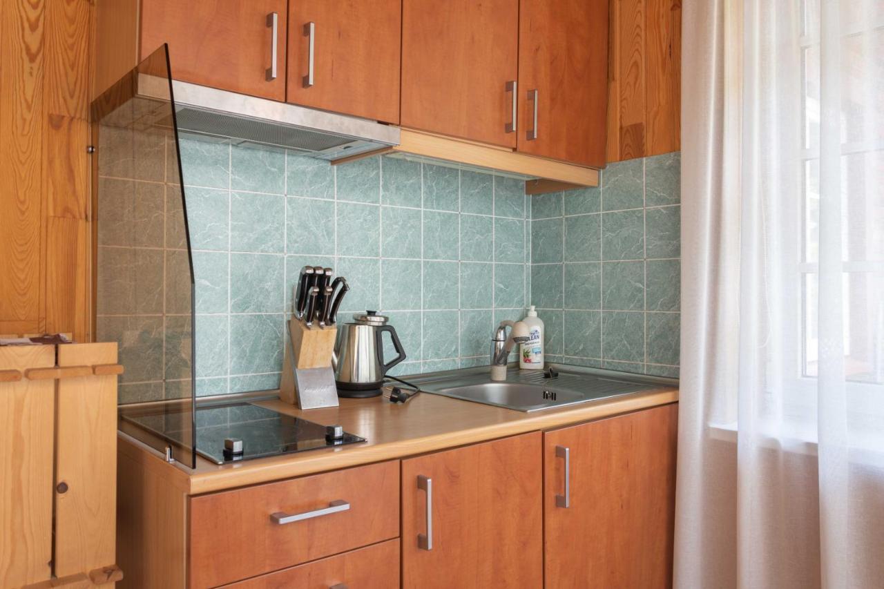 Cozy One Room Apartment With Yard Juodkrantė Dış mekan fotoğraf