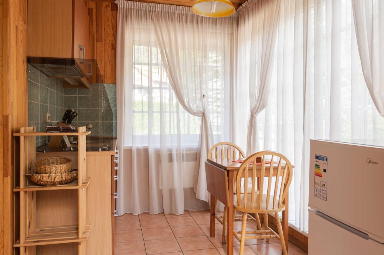Cozy One Room Apartment With Yard Juodkrantė Dış mekan fotoğraf